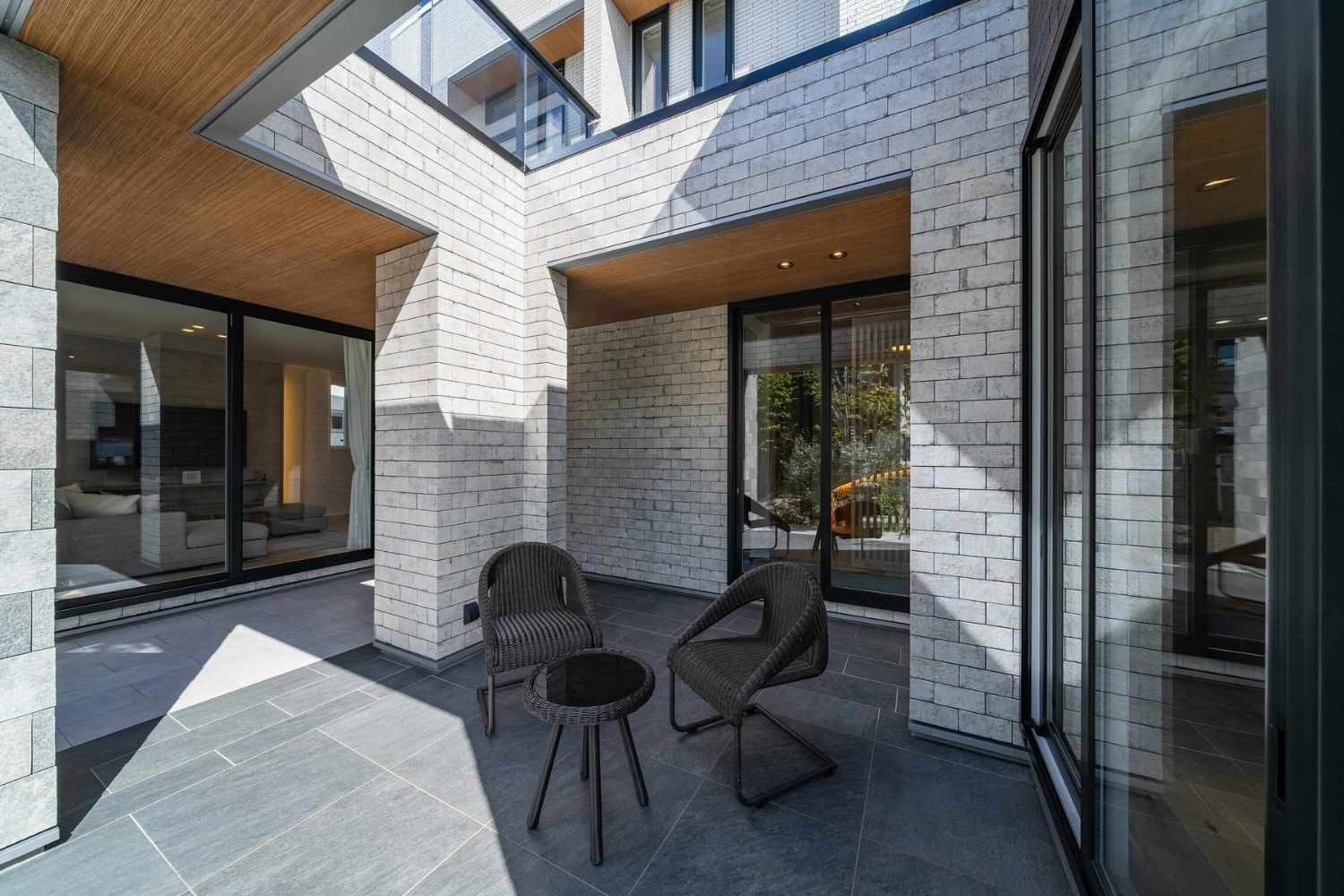 パティオで深まる家族の思い出